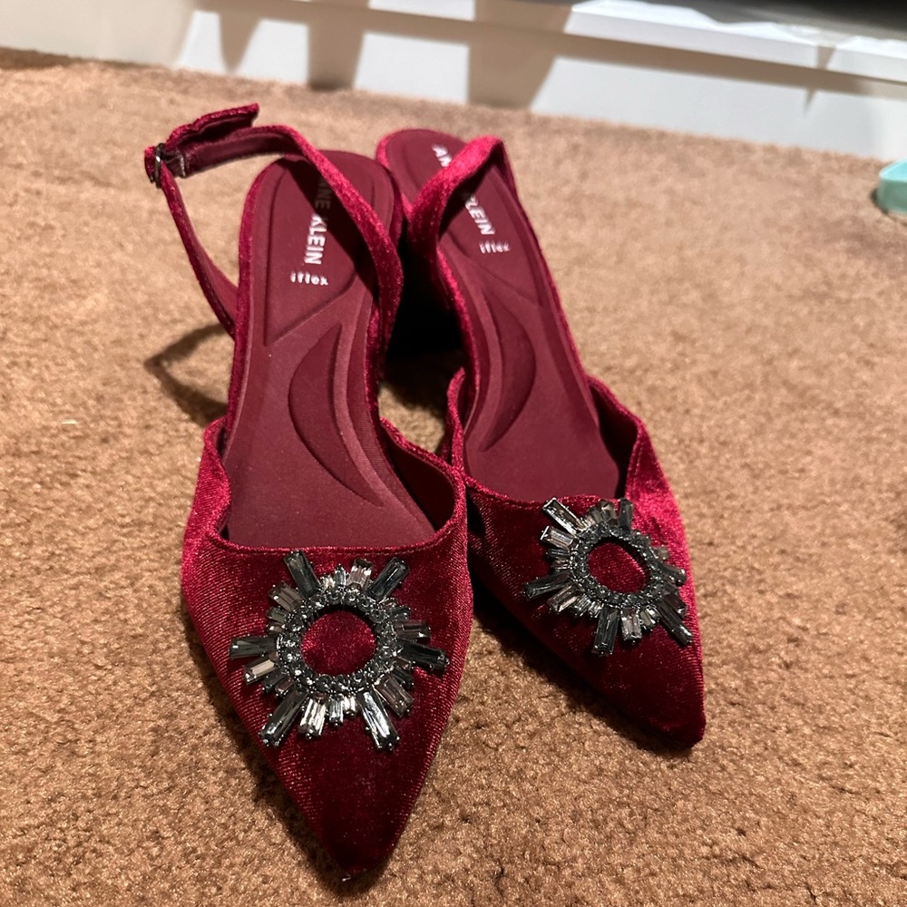 NWOT size 10 sling backs